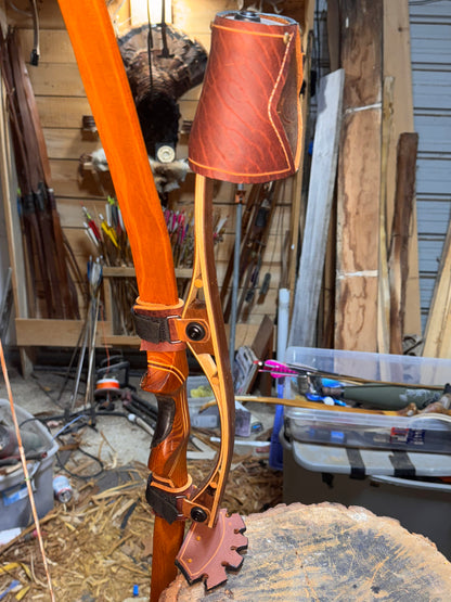 Selfbow quiver, custom leather quiver, traditional archery quiver